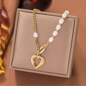 Planet Gold Gold Heart Pendant Necklace with White Pearls